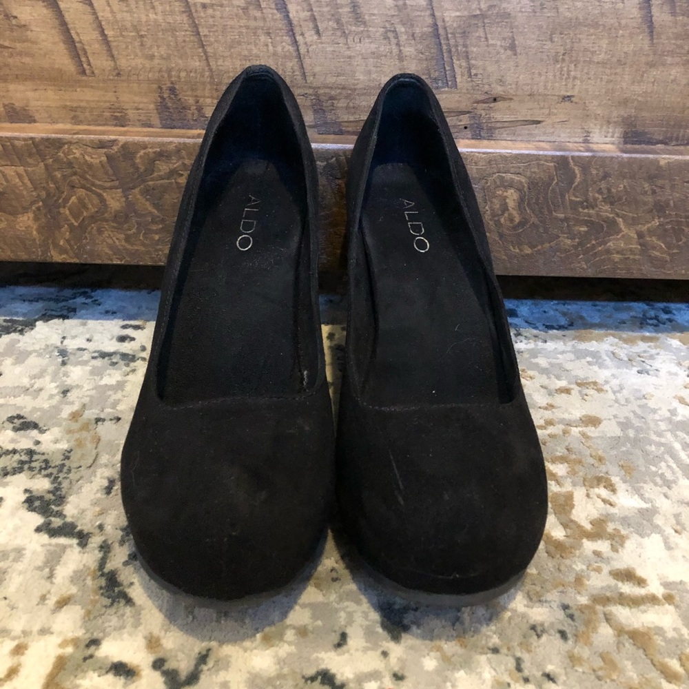 Aldo Glackin wedge pump